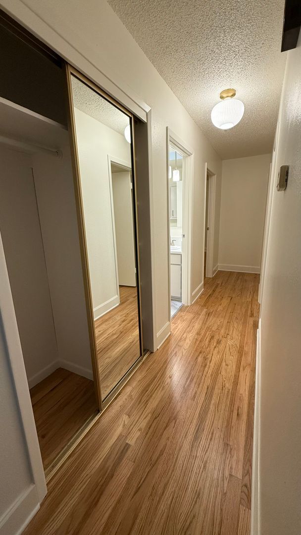 Building Photo - Stunning Forest Retreat in Lake Oswego 3 beds 2 baths + Den; Video!