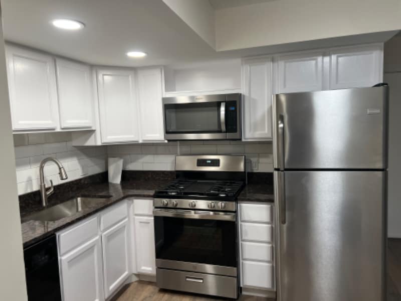 Building Photo - 1104 S State St