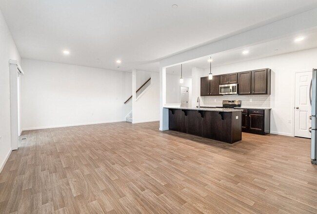 Building Photo - 7870 Briarwood Dr