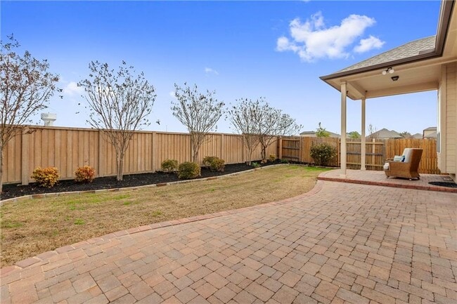 Building Photo - 2928 Angelina Dr