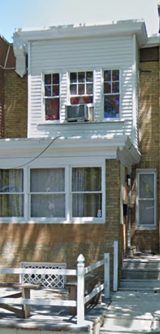 Building Photo - 4915 D St
