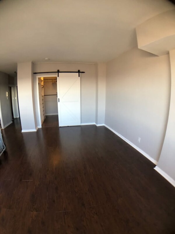 Building Photo - 285 Aycrigg Ave