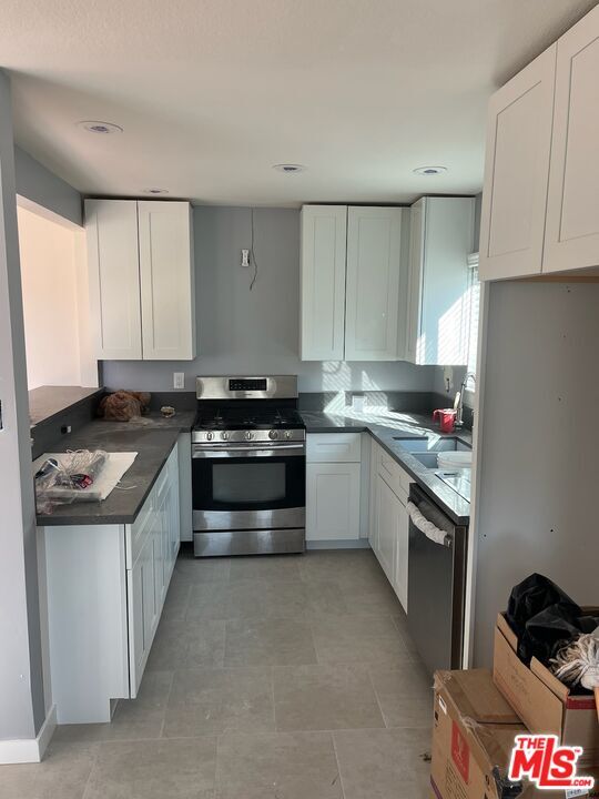 Building Photo - 2140 W 83rd St