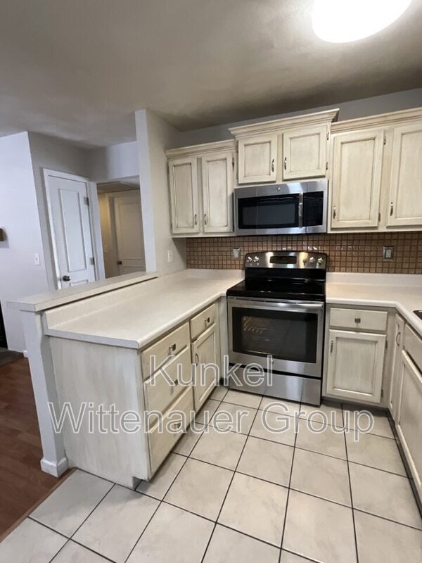 Building Photo - 213 Eagle Ridge