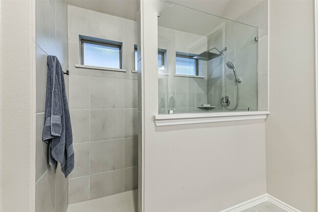 Building Photo - 1337 Lakeside Crk Rd