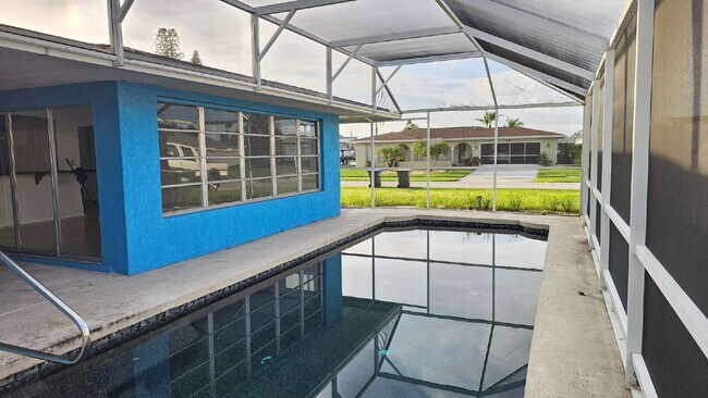 Building Photo - 3 Bedroom Pool Home in North Port - Rent I...