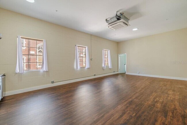 Building Photo - 306 W Wisconsin Ave