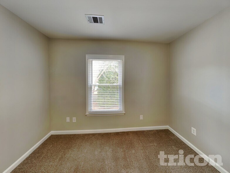 Building Photo - 2098 Clearvista Dr NW