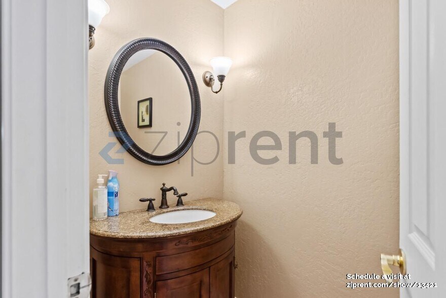 Building Photo - 5016 Wembley Ct