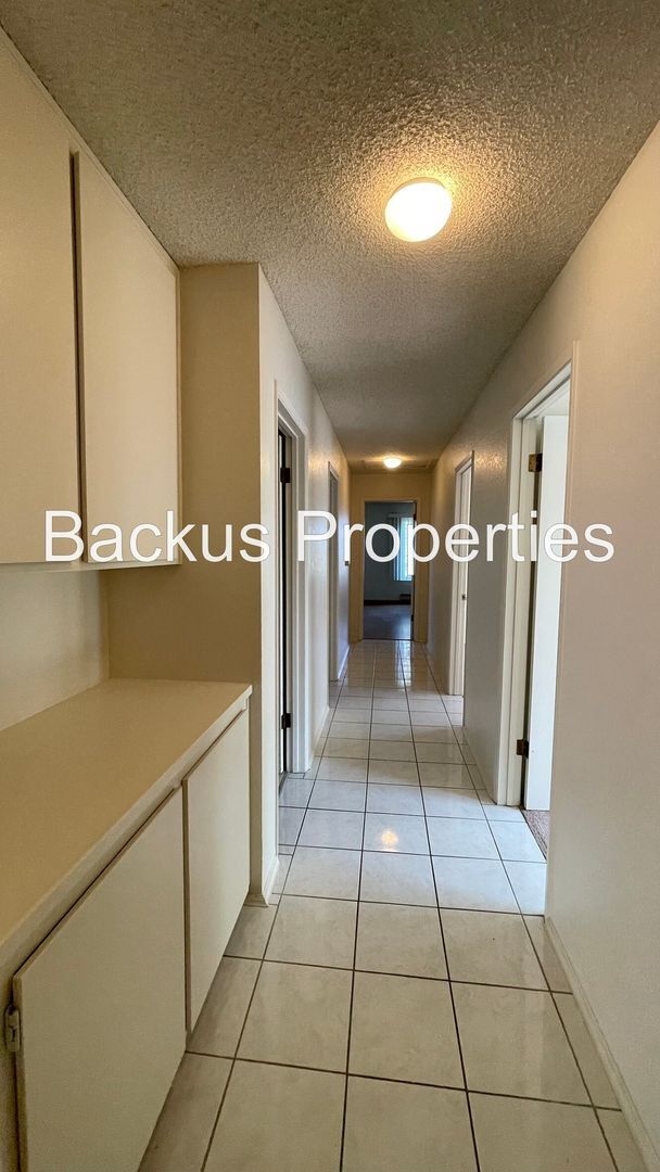 Building Photo - 18725 Vasquez Ct