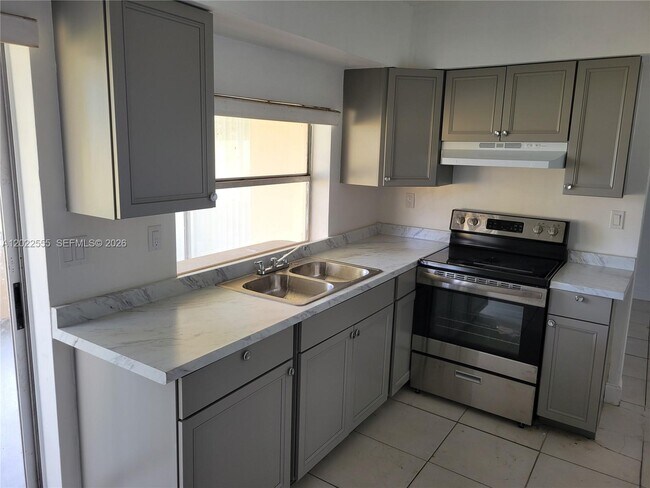 Building Photo - 8300 NW 26th Pl