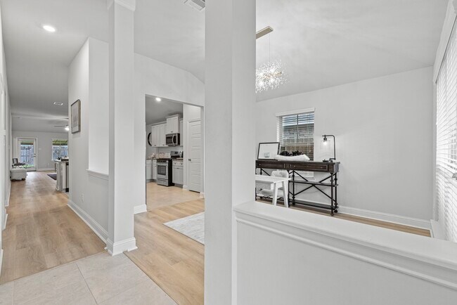 Building Photo - 13301 Lago Acero