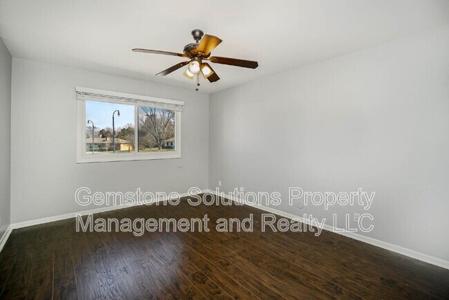 Building Photo - 613 Hillsboro Rd
