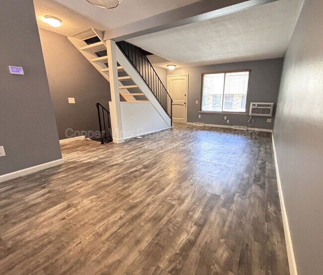Building Photo - 1729 Quail St
