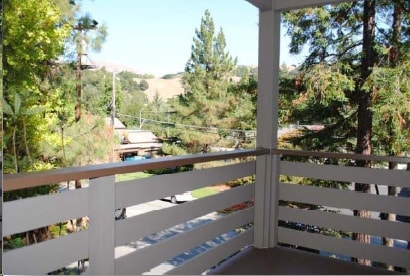 Building Photo - Redwood Glade