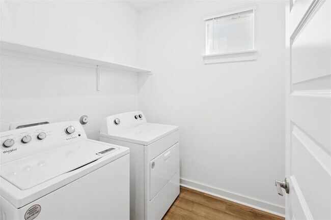 Building Photo - 2124 Ridge Runner Dr