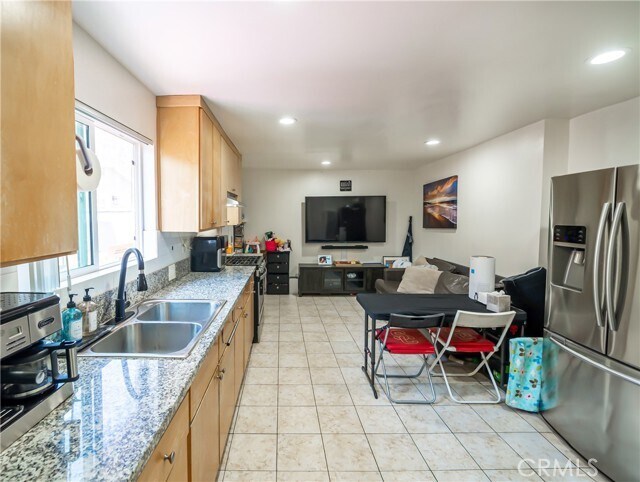 Building Photo - 4844 Bluebell Ave