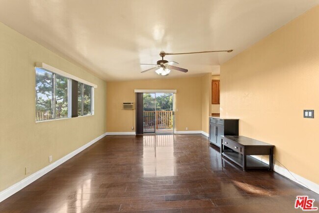 Building Photo - 2160 Lake Shore Ave