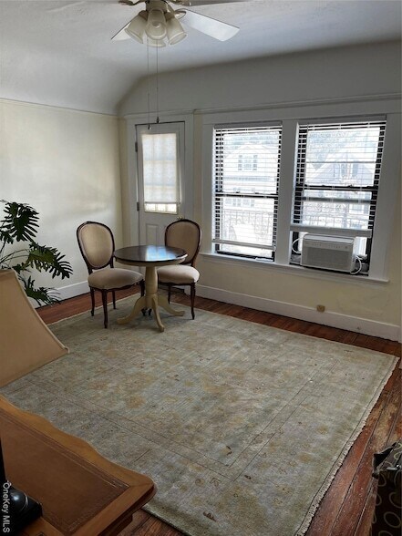 Building Photo - 51 Parkway Rd