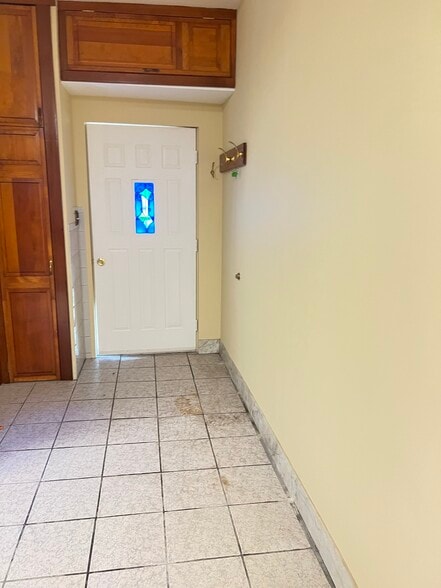 Building Photo - 5 Springfield Rd