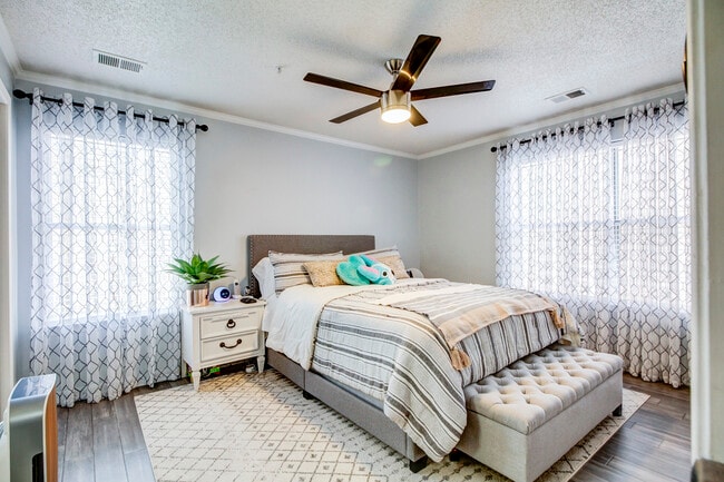 Building Photo - 14201 Woolen Oak Ct