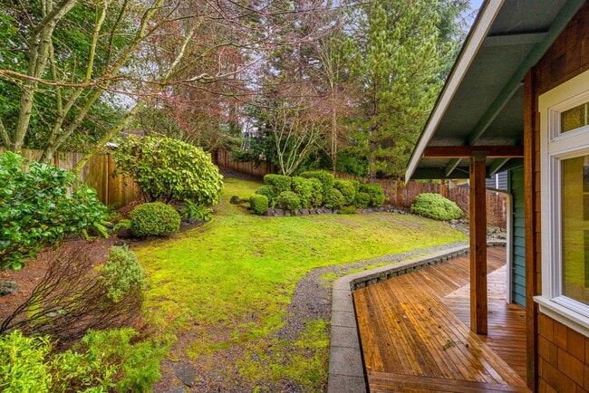 Building Photo - 1305 5th St