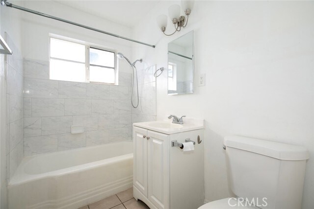 Building Photo - 347 W Dryden St