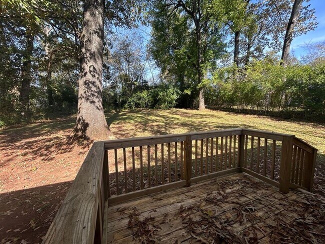 Building Photo - 2911 Circle Dr