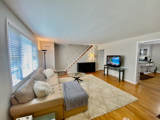 Building Photo - 5307 Pooks Hill Rd