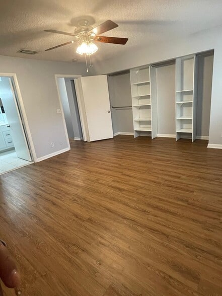 Building Photo - 9766 Kamena Cir