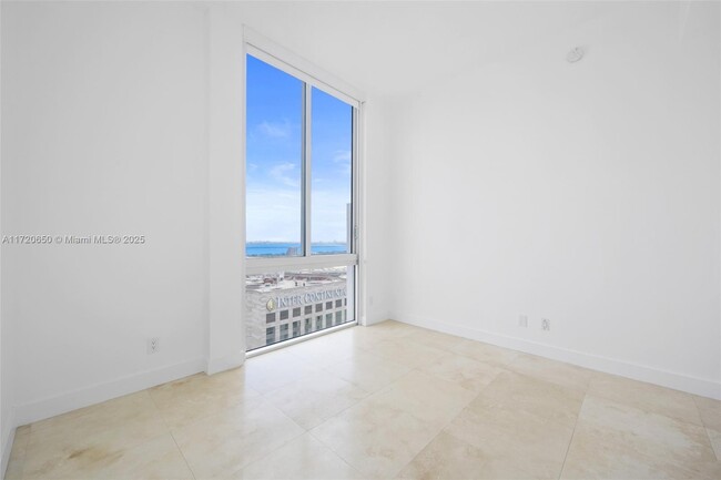 Building Photo - 325 S Biscayne Blvd