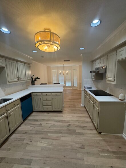 Building Photo - 3123 Bourbon Street Cir
