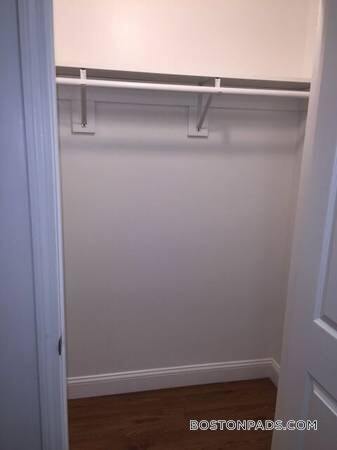 Building Photo - 149 Park Dr