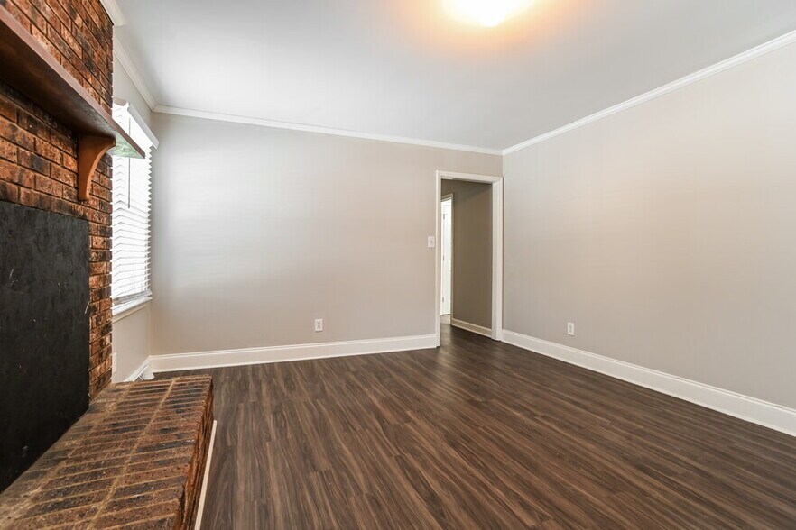 Building Photo - 717 Goose Creek Dr