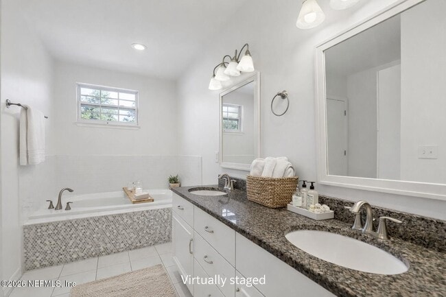 Building Photo - 1367 Riverbirch Ln