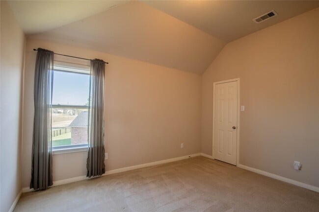 Building Photo - 2802 Silhouette Bay Dr