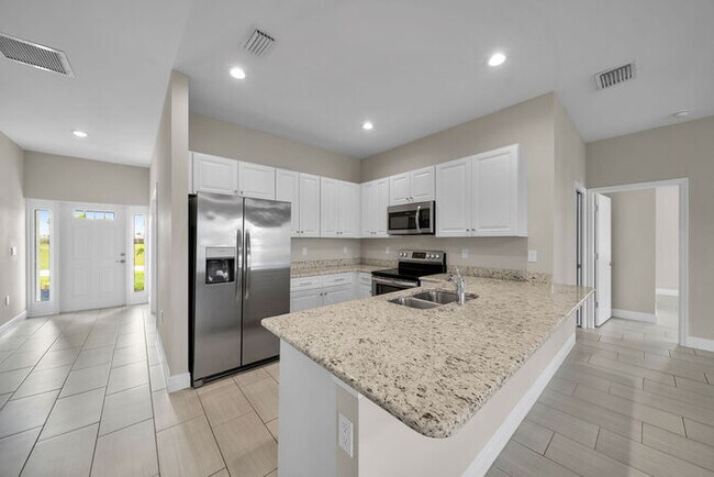 Building Photo - 1004 NW 35th Pl