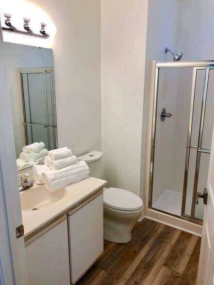 Building Photo - 1294 River Oaks Dr