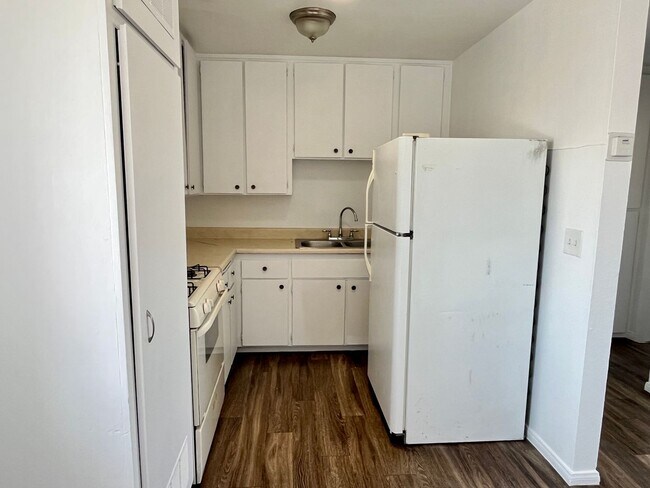 Building Photo - 1 Bedroom in West Chula Vista **Move In Sp...