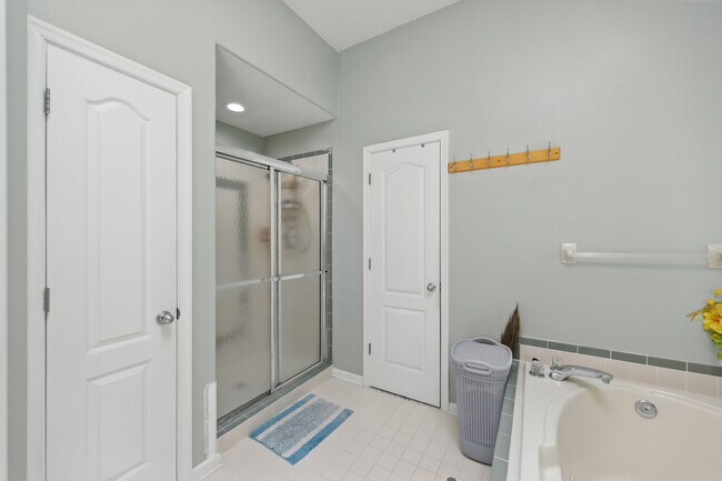 Building Photo - 2641 Springhaven Dr
