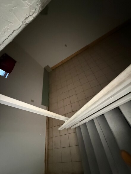 Building Photo - 161 Martin St