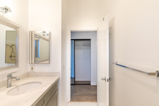 Building Photo - 2584 S Centinela Ave