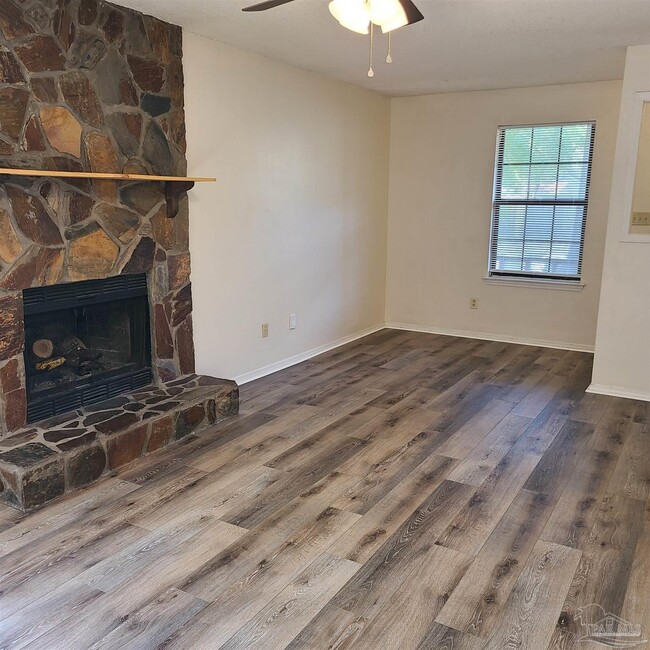 Building Photo - 7804 Deborah Dr