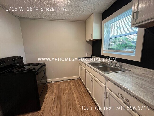 Building Photo - 1715 W 18th St