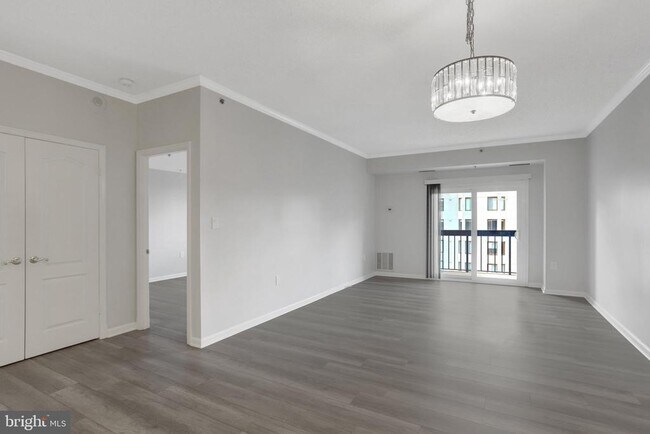 Building Photo - 1211 S Eads St