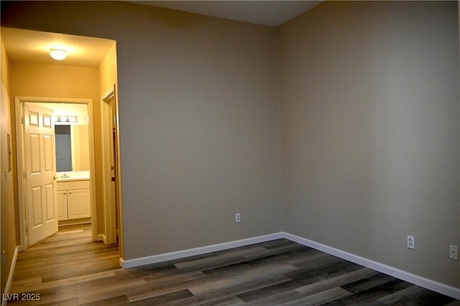 Building Photo - 10245 S Maryland Pkwy