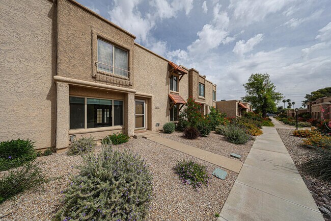 Building Photo - 8372 E Solano Dr