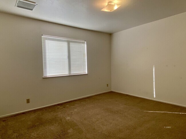 Building Photo - ATK1016-Placement