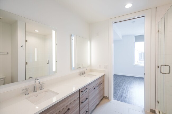 N Bathroom - St. Andrie