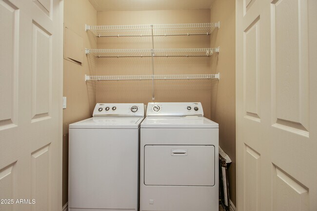Building Photo - 5350 E Deer Valley Dr